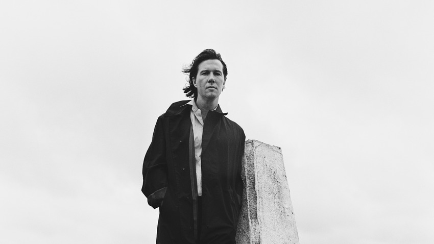 Ο BUZZ KULL σε μία post-punk/cold wave συναυλία