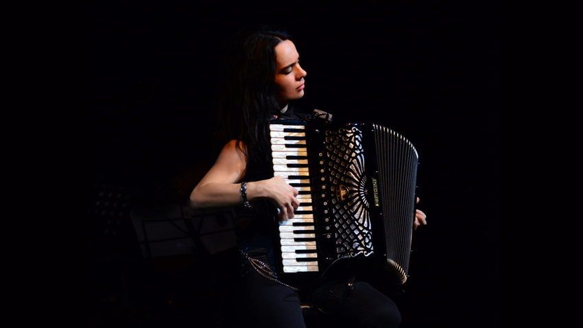 Ο Ζυγός επανέρχεται με «μια βεντάλια από γυναίκες»