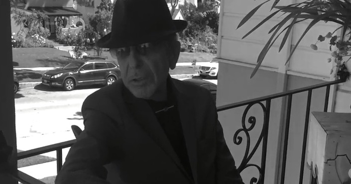 Συγκινητικό lyric-video για το Traveling Light του Leonard Cohen