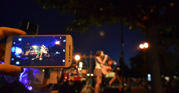 Ψηφιακοί Τροβαδούροι γράφουν την δική τους μουσική ιστορία στους δρόμους της Αθήνας