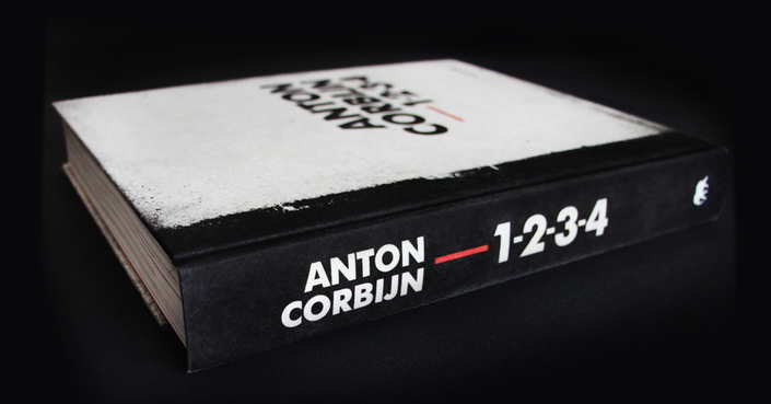 Anton Corbijn «1-2-3-4»: Ένα μαγικό φωτογραφικό μουσικό λεύκωμα! 