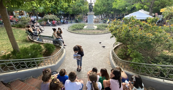 Ποιος είναι ο σύγχρονος Αθηναίος; | Ένα έργο σύγχρονης τέχνης και ταυτόχρονα χώρος αναφοράς για τη γειτονιά