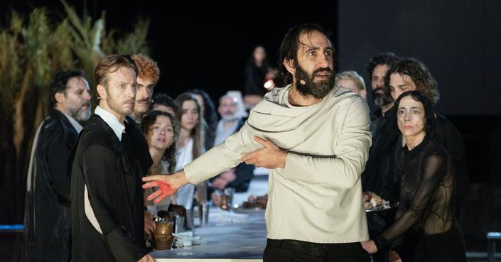 Είδαμε: "ζ - η - θ, ο Ξένος", απόσπασμα από την Οδύσσεια, σε σκηνοθεσία Μ. Μαρμαρινού // Ένας Οδυσσέας φέρνει την άνοιξη (;)