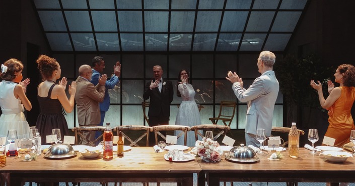 Είδαμε: "Μέχρι να σβήσουν τ' άστρα", σε σκηνοθεσία Β. Θεοδωρόπουλου // Συμπαθητικό αποτέλεσμα με αδύναμη βάση