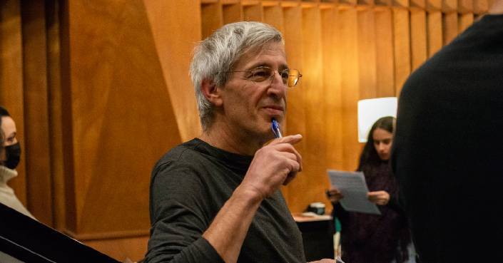 Από τη Λιλιπούπολη στη Βαρυτική Κατάρρευση: Μία συνέντευξη με τον Γιώργο Πατεράκη για τη μουσική του κοσμολογία