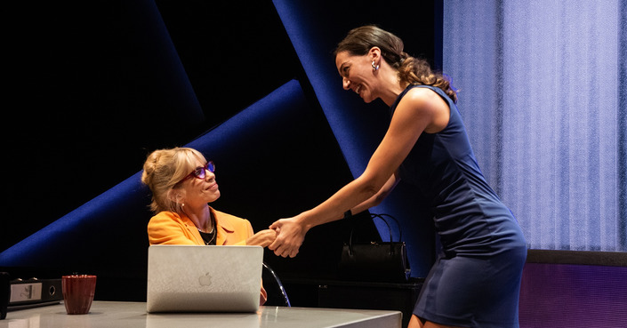 Είδαμε και προτείνουμε: «Linda» στο θέατρο Επί Κολωνώ.