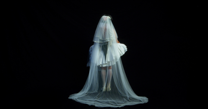 "Katadiki" :: Νέο single και music video από τη VASSIŁINA