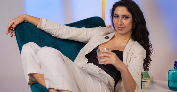 Η Γεωργία Δρακάκη στο deBόp για την «Εκπομπή» της στο Black Duck!