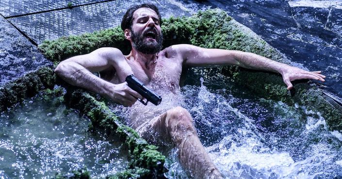 Είδαμε: "Σωσμένος" του Ε. Μποντ, σε σκηνοθεσία Β. Μπισμπίκη //  Ο σώζων εαυτόν σωθήτω 